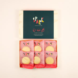 
                  
                    Box of 6 Classic Alfajores
                  
                